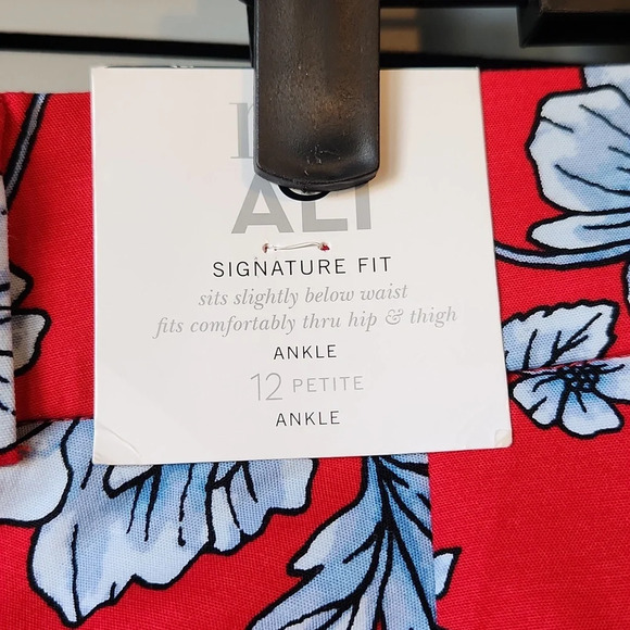 Roz & Ali Red Floral Pants - Picture 11 of 14